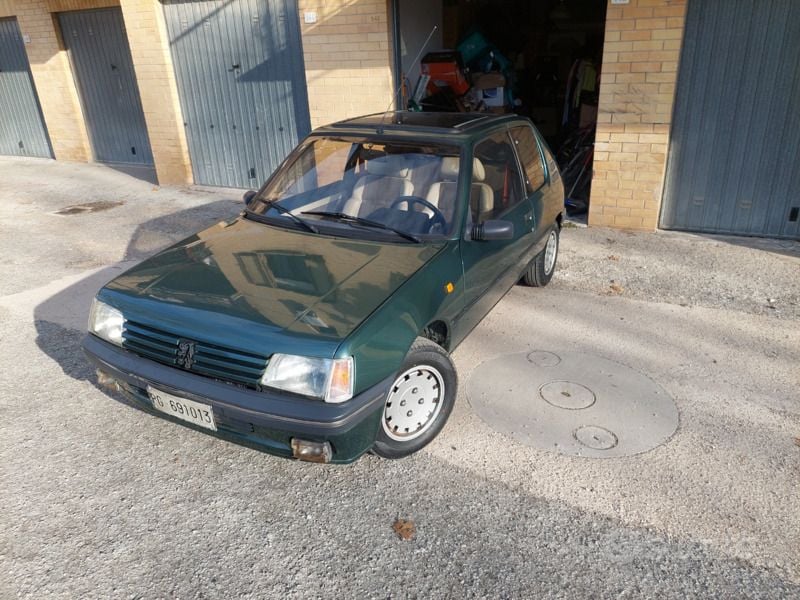 Usata Peugeot 205 Roland Garros 83 CV (61 kW) 1991 Verde Utilitaria
