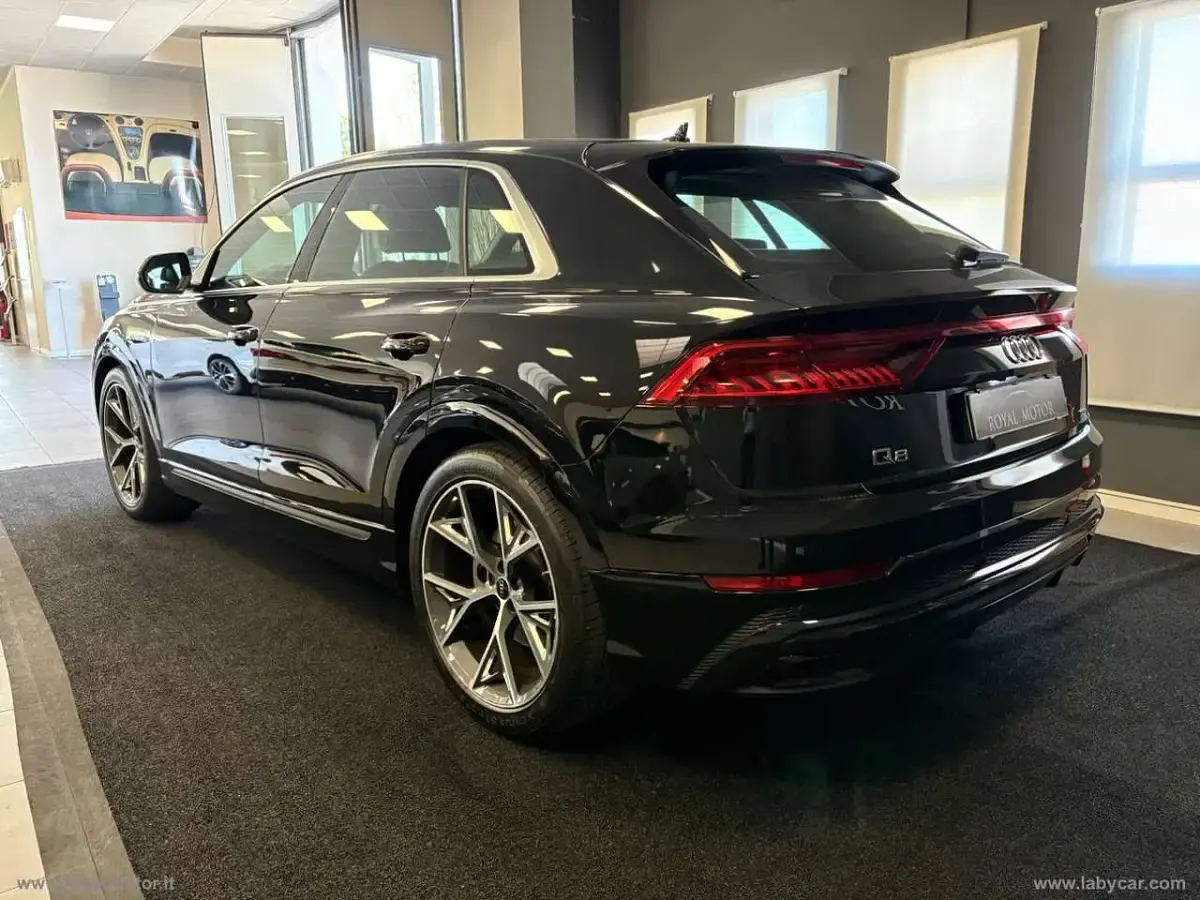 Usata Audi Q8 S-Line 286 CV (210 kW) 2023 Nero SUV