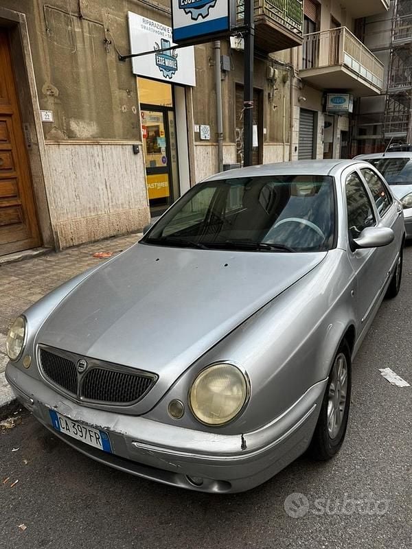 Usata Lancia Lybra 150 CV (110 kW) 2002 Grigio Berlina