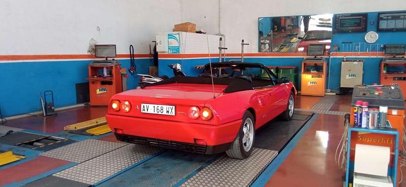 Usata Ferrari Mondial 300 CV (220 kW) 1990 Cabrio