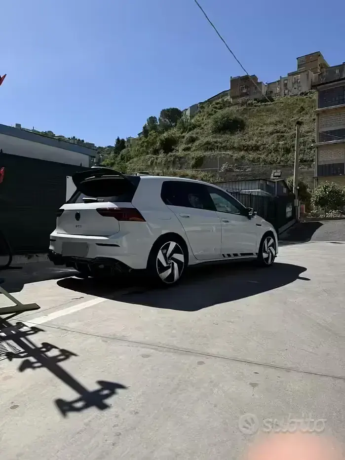 Usata VW Golf VIII GTI 245 CV (180 kW) 2021 Bianco Berlina