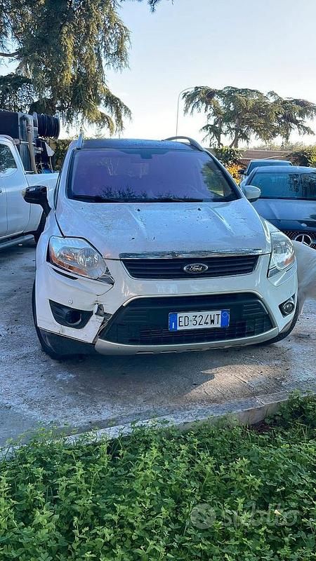 Usata Ford Kuga Titanium 140 CV (102 kW) 2011 Bianco SUV