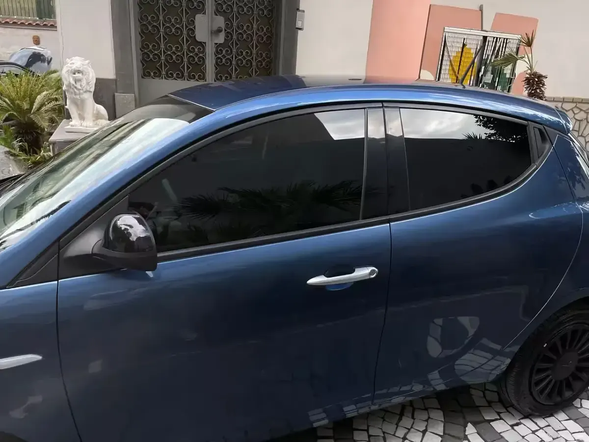 Usata Lancia Ypsilon 69 CV (50 kW) 2022 Blu Utilitaria