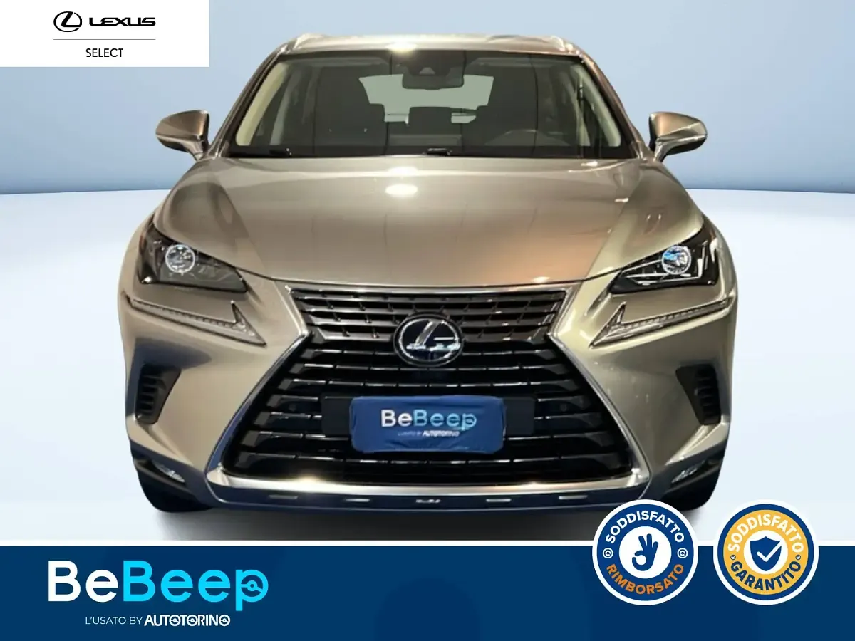 Usata Lexus NX300h Luxury Line 197 CV (144 kW) 2021 Argento metallizzato SUV
