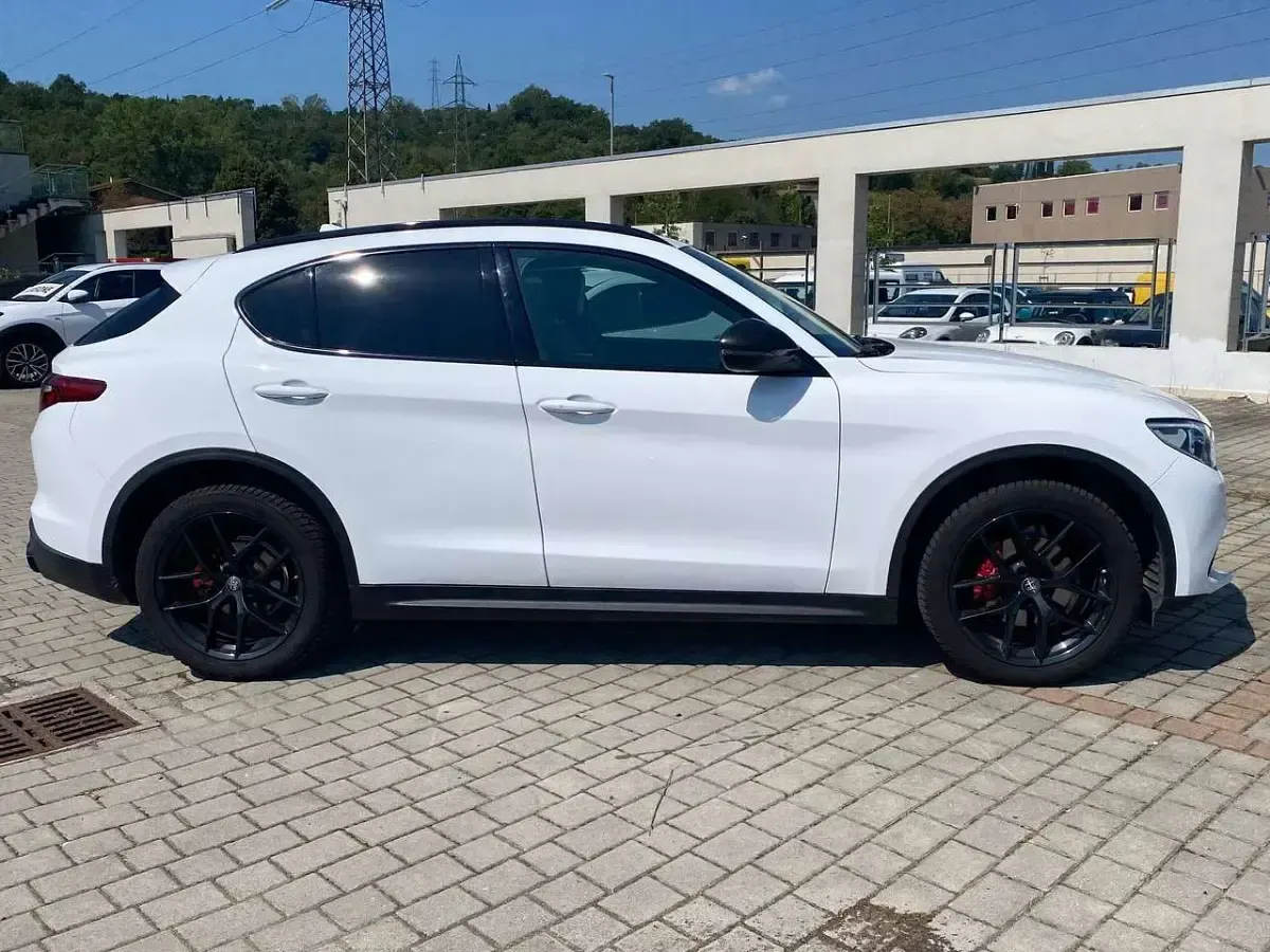 Usata Alfa Romeo Stelvio Business 190 CV (139 kW) 2019 Bianco SUV