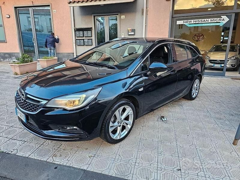Usata Opel Astra Innovation 110 CV (80 kW) 2018 Nero Station wagon