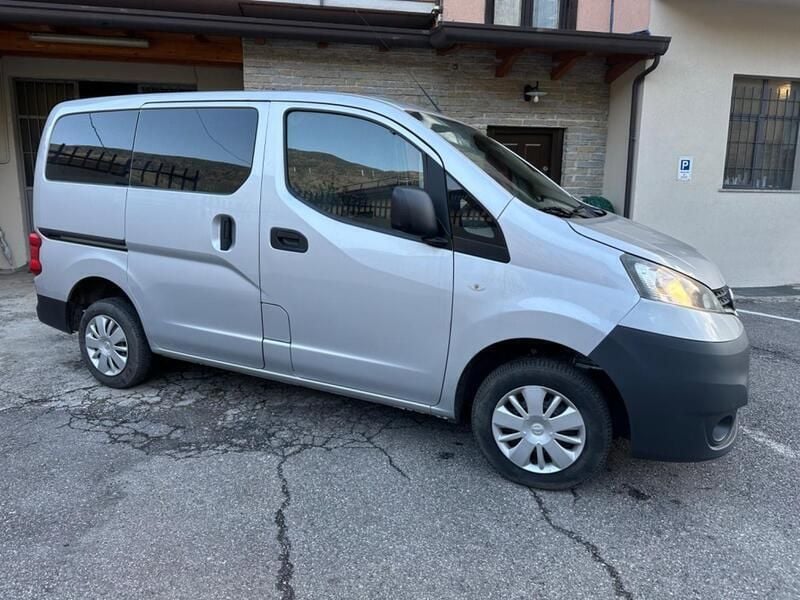 Usata Nissan NV200 110 CV (80 kW) 2018 Argento Monovolume