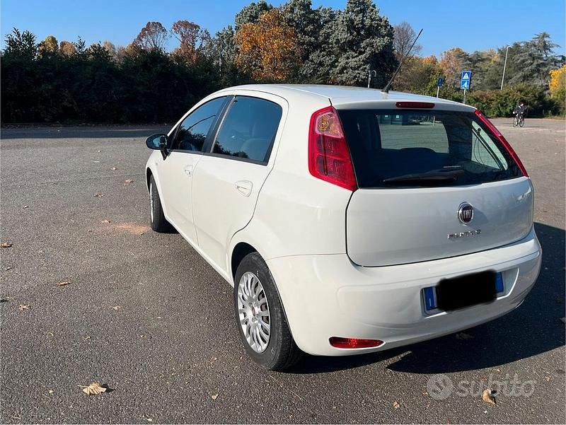 Usado Fiat Punto Easy 75 CV (55 kW) 2015 Blanco Van