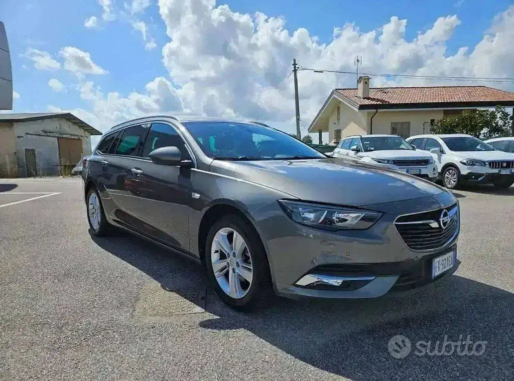 Usata Opel Insignia Innovation 136 CV (100 kW) 2019 Grigio Station wagon