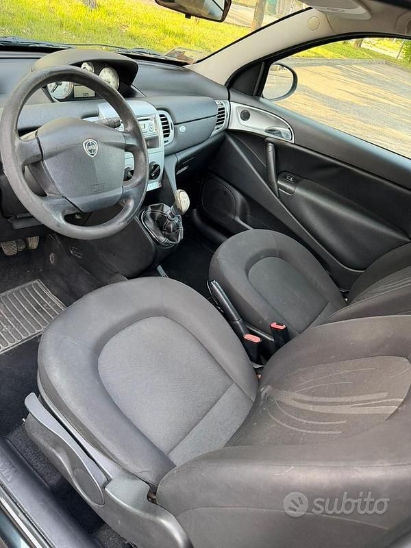 Usata Lancia Ypsilon 69 CV (50 kW) 2012 Utilitaria