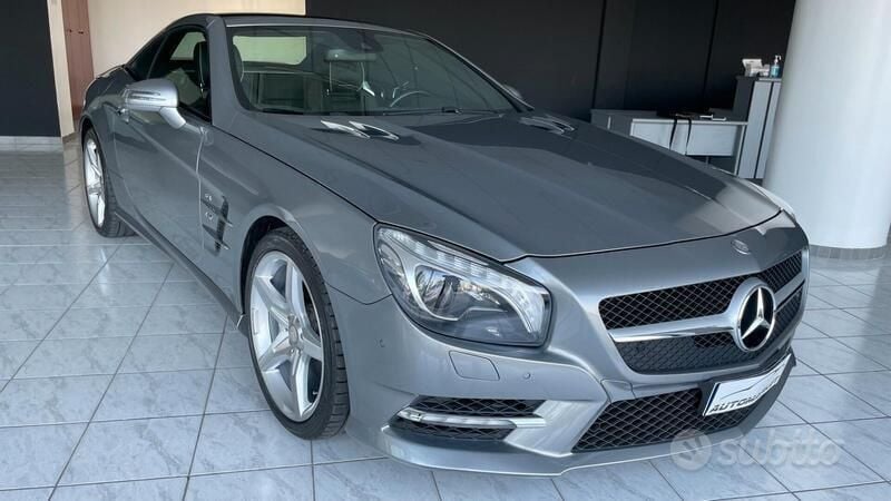 Usata Mercedes SL350 AMG 306 CV (225 kW) 2014 Blu/azzurro Cabrio