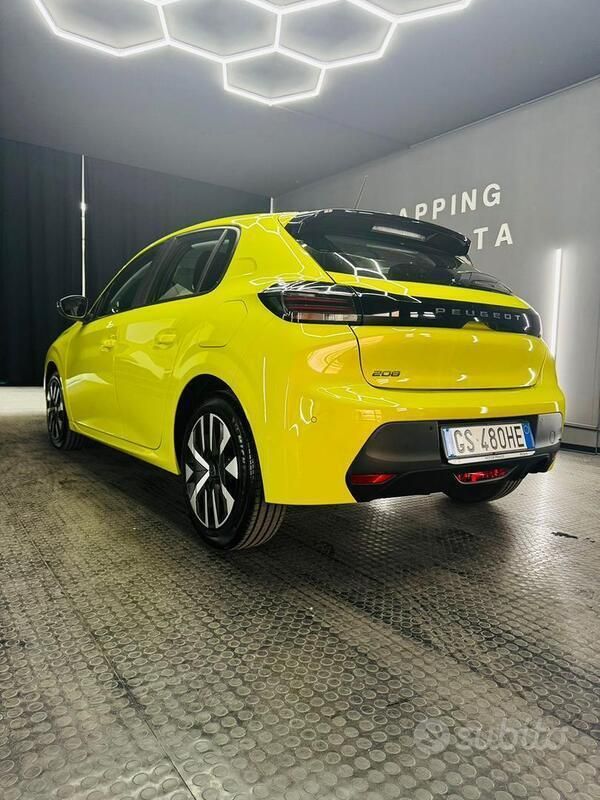 Usata Peugeot 208 75 CV (55 kW) 2024 Giallo Utilitaria