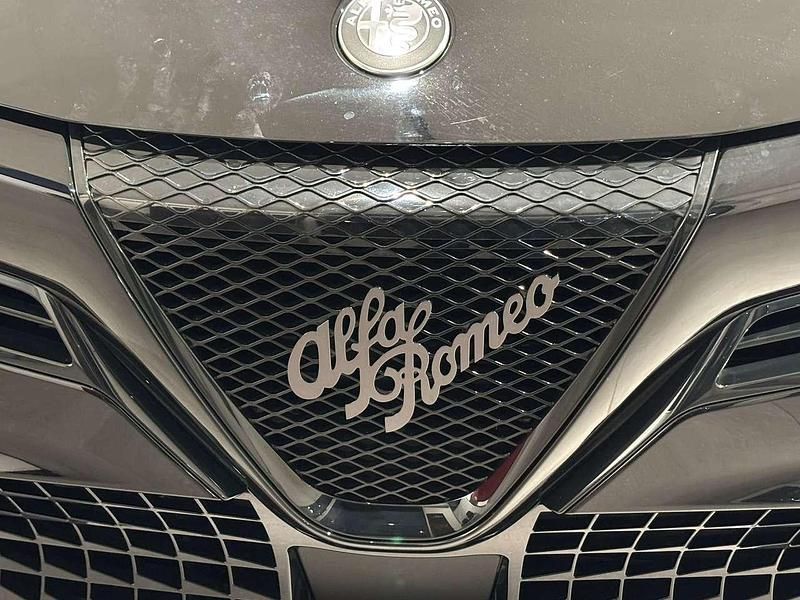 Nuova Alfa Romeo Junior 136 CV (100 kW) 2025 Other SUV