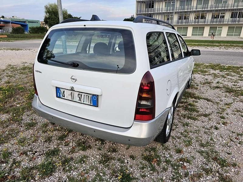 Usata Opel Astra Sport 125 CV (91 kW) 2004 Bianco Station wagon