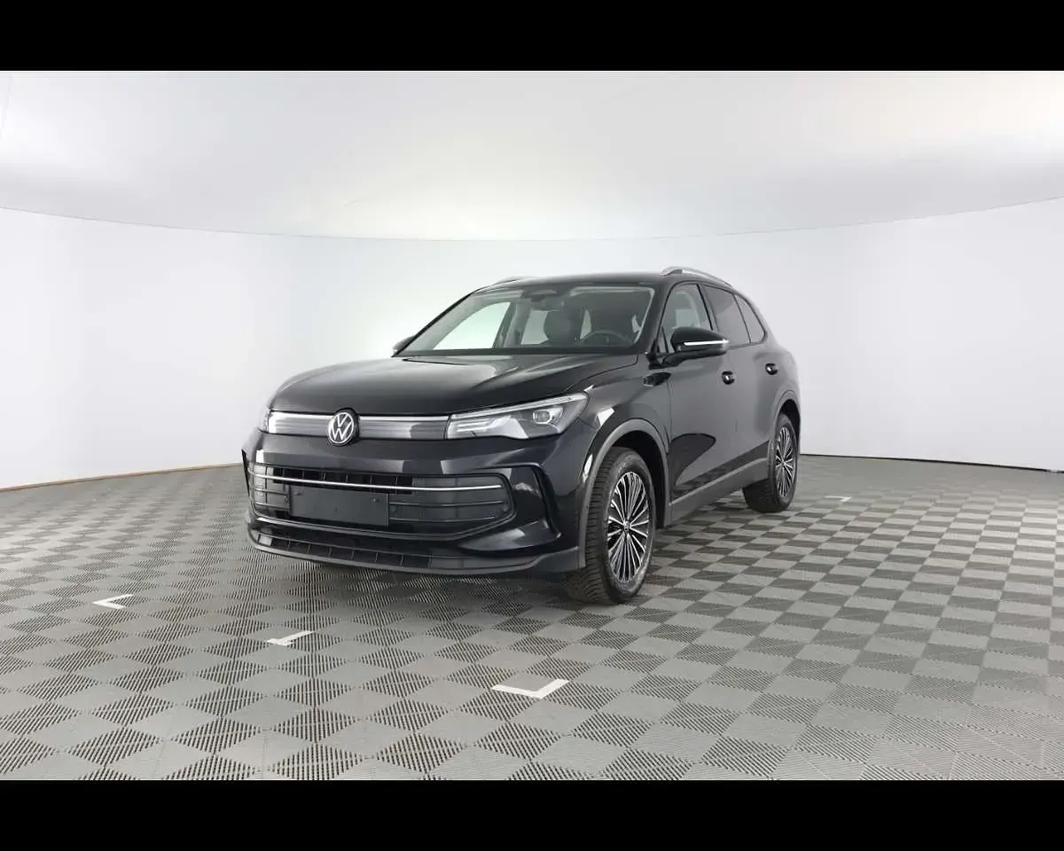 Usata VW Tiguan Life 150 CV (110 kW) 2024 Nero / metallizzato SUV