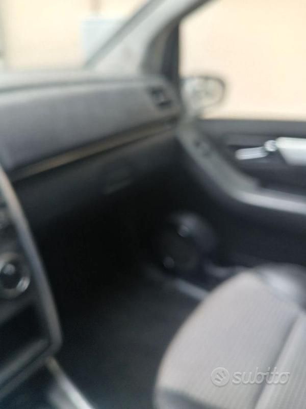 Usata Mercedes B200 140 CV (102 kW) 2009 Nero Monovolume