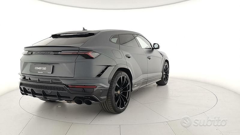 Usata Lamborghini Urus 666 CV (489 kW) 2024 Nero SUV