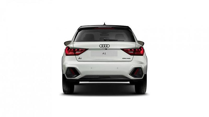 Nuova Audi A1 116 CV (85 kW) 2025 Argento cavo metallizzato nero mito meta Berlina
