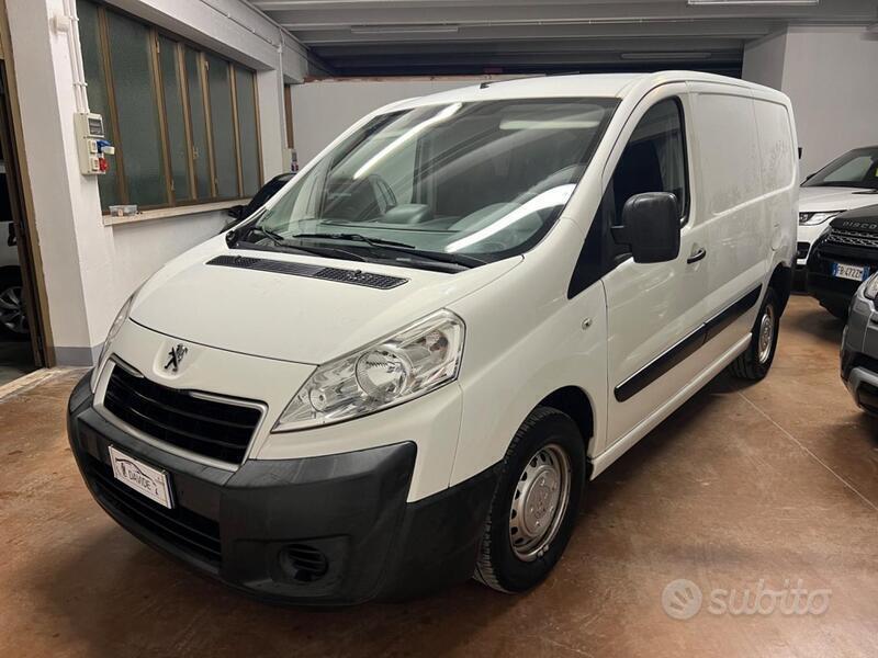 Usato 2012 Peugeot Partner Tepee 1.6 Diesel 92 CV (6.500 €)