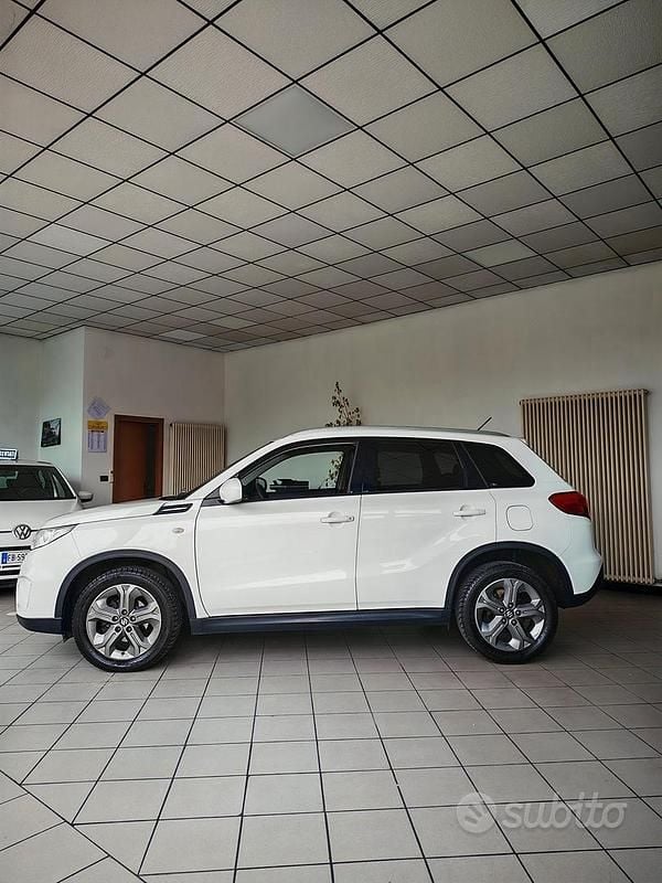 Usata Suzuki Vitara 120 CV (88 kW) 2016 Bianco SUV
