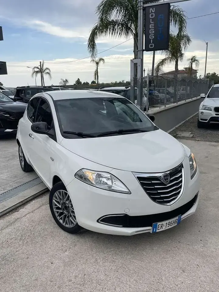 Usata Lancia Ypsilon Gold 69 CV (50 kW) 2012 Other Utilitaria