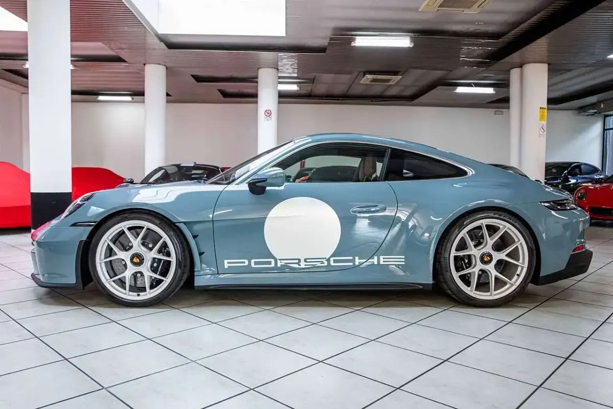 Usata Porsche 992 Edition 525 CV (386 kW) 2024 Blu shore Coupé