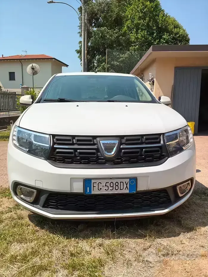 Usata Dacia Sandero 90 CV (66 kW) 2016 Bianco Berlina