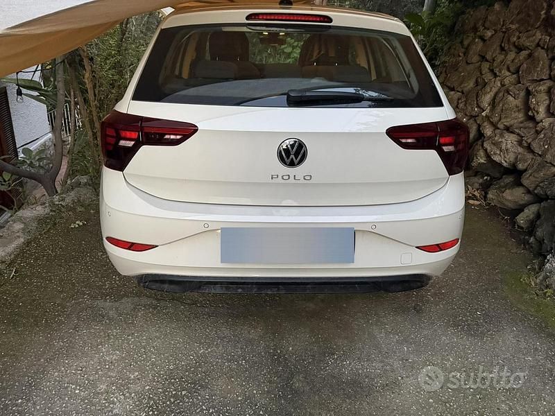 Usata VW Polo 95 CV (69 kW) 2023 Grigio Utilitaria