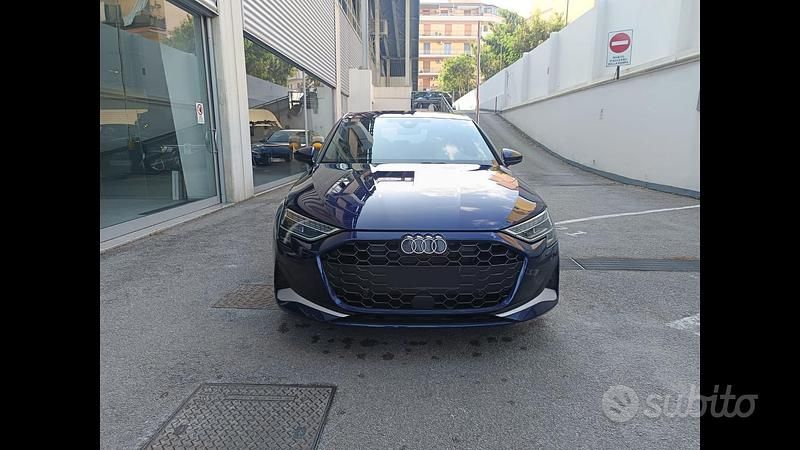 Blu Nuova 2025 Audi A3 Advanced Plus Tre volumi | 35.000 € - Immagine 1/4