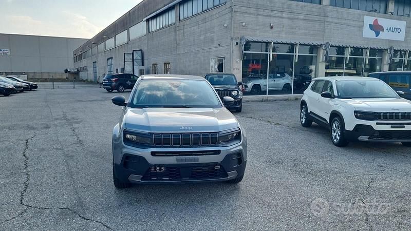 Nuova Jeep Avenger Longitude 100 CV (73 kW) 2025 Grigio SUV