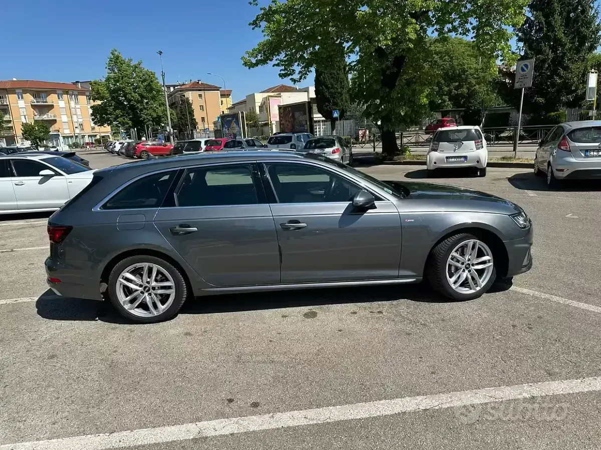 Usata Audi A4 S-Line 190 CV (139 kW) 2019 Grigio Station wagon