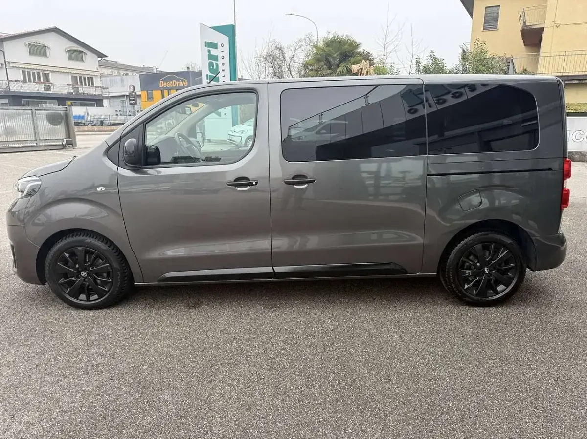 Usata Toyota Proace Verso 177 CV (130 kW) 2020 Dark grey met. Station wagon