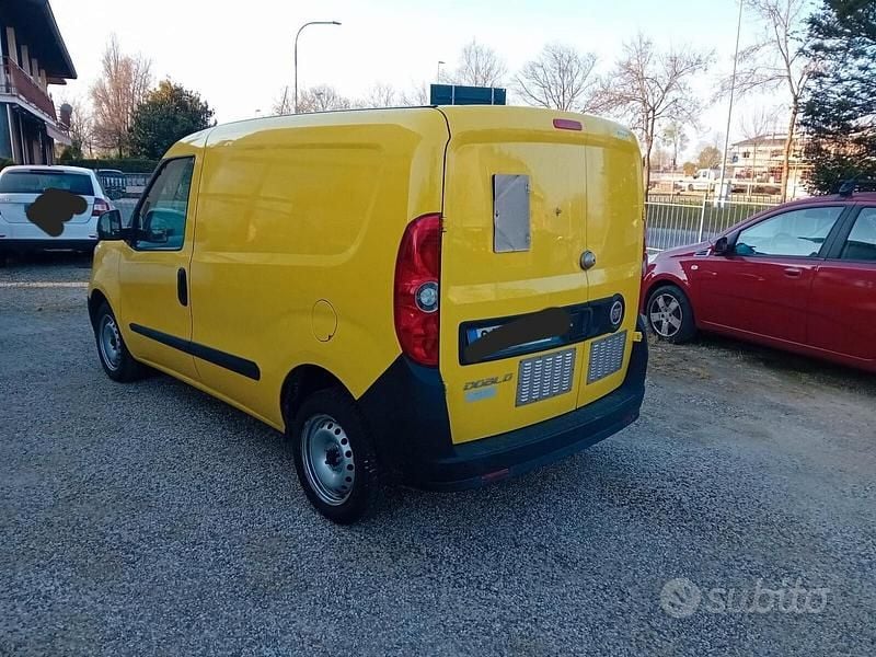 Usata Fiat Doblò Business 95 CV (69 kW) 2020 Giallo