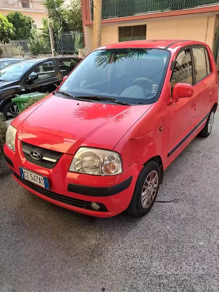 Usata Hyundai Atos 63 CV (46 kW) 2005 Rosso Utilitaria