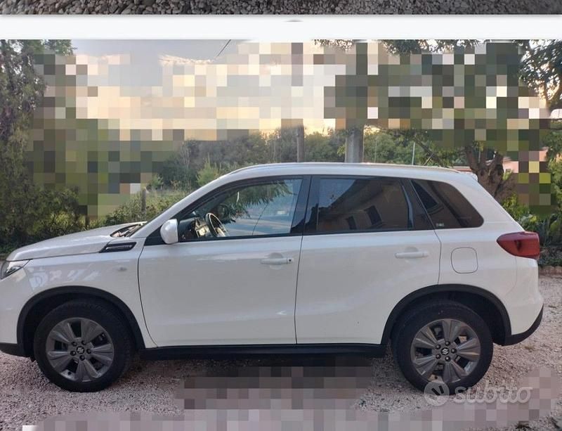 Bianco Usata 2021 Suzuki Vitara Cool SUV | 16.300 € (Buon prezzo) - Immagine 1/4