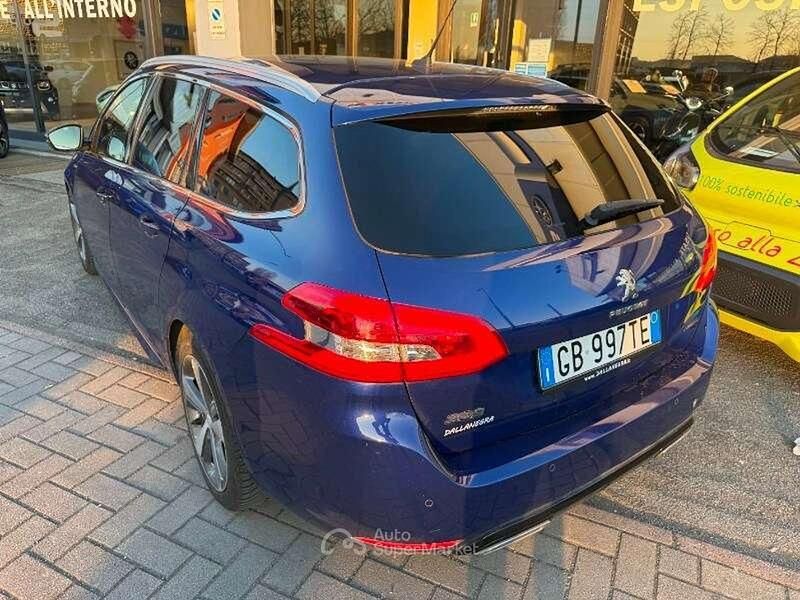 Usata Peugeot 308 GT-line 131 CV (96 kW) 2020 Blu/azzurro Station wagon