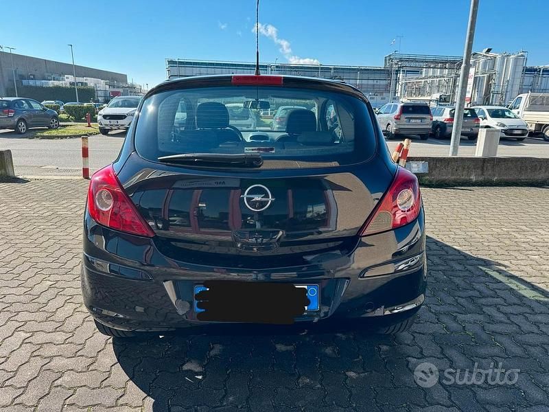 Usata Opel Corsa 80 CV (58 kW) 2009 Nero Utilitaria