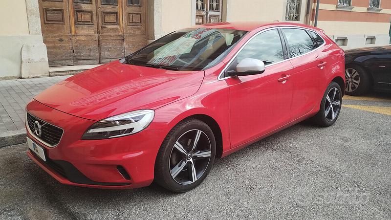 Usata Volvo V40 R-Design 119 CV (87 kW) 2017 Rosso Berlina