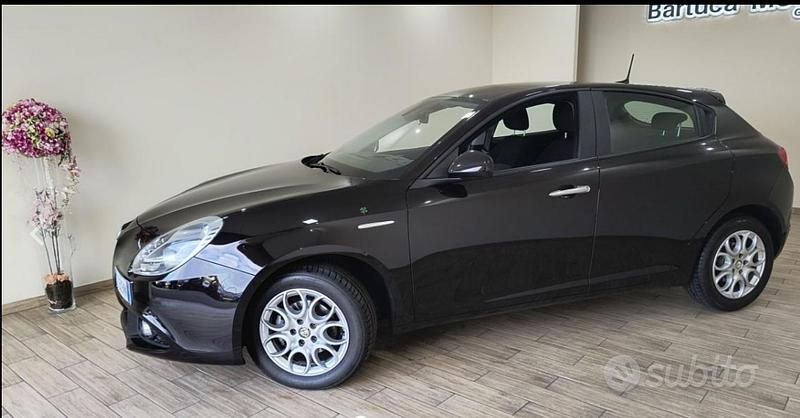 Usata Alfa Romeo Giulietta 120 CV (88 kW) 2018 Nero Utilitaria