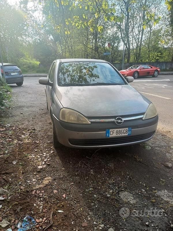 Usado Opel Corsa 65 CV (47 kW) 2003 Gris Berlina