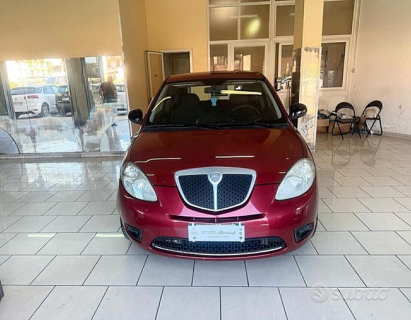 Rosso Usata 2010 Lancia Ypsilon Due volumi | 2650 € (Super prezzo) - Immagine 1/4