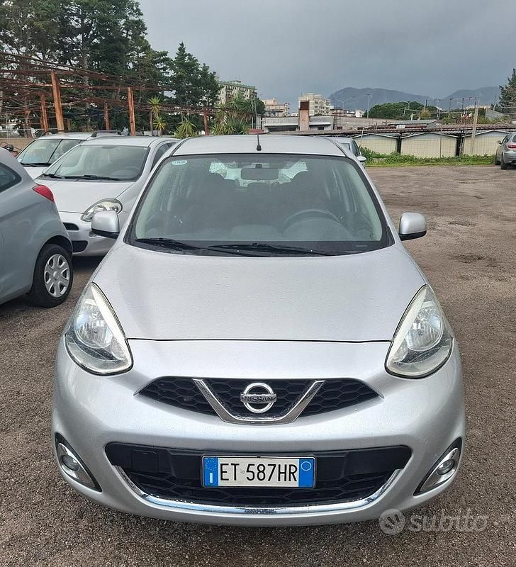 Usata Nissan Micra Tekna 80 CV (58 kW) 2014 Argento Utilitaria