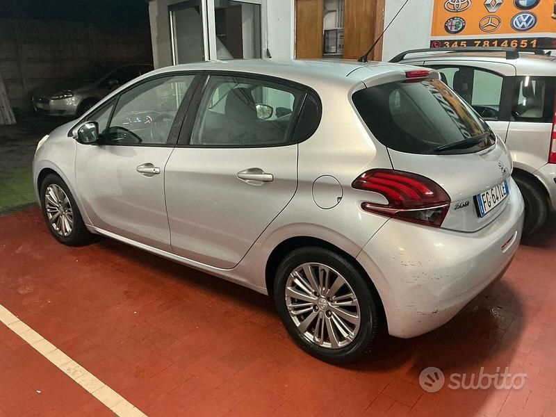 Usata Peugeot 208 Allure 82 CV (60 kW) 2016 Grigio Utilitaria