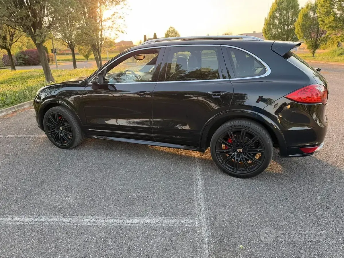 Usata Porsche Cayenne 245 CV (180 kW) 2013 Nero SUV