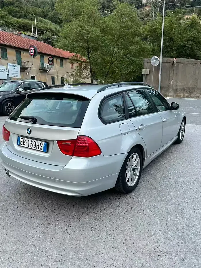 Usata BMW 318 M Sport 143 CV (105 kW) 2011 Grigio Station wagon