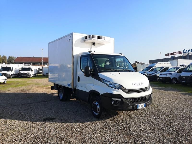 Usata Iveco Daily 150 CV (110 kW) 2018 Bianco Furgone
