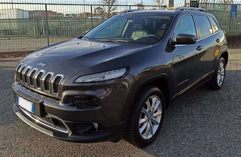 Grigio Usata 2015 Jeep Cherokee Limited SUV | 14.500 € (Ottimo prezzo) - Immagine 1/4