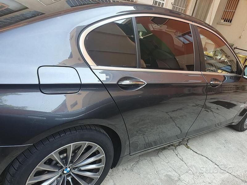 Usata BMW 730 258 CV (189 kW) 2013 Nero Berlina