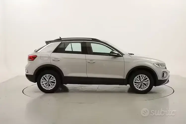 Usata VW T-Roc Life 110 CV (80 kW) 2022 Grigio SUV