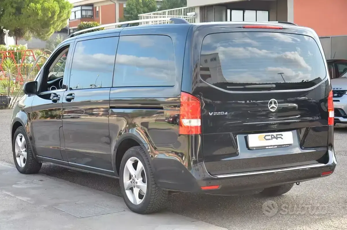 Usata Mercedes V220 Business 163 CV (119 kW) 2020 Nero Monovolume